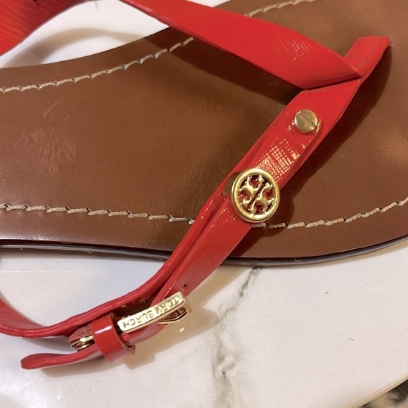 Tory Burch Masaai Red Monogram Flat Thong Patent Saffiano Size 9M final sale - Picture 4 of 11